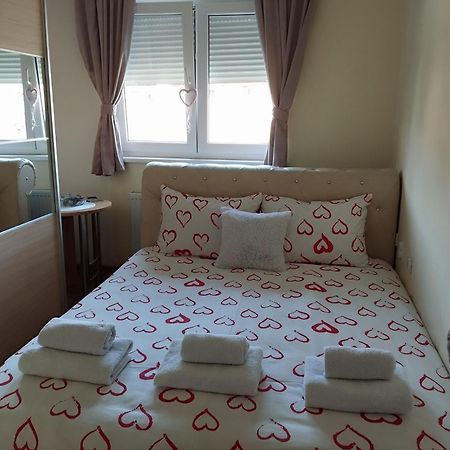 Apartman Mali Raj Vrnjačka Banja Exterior foto
