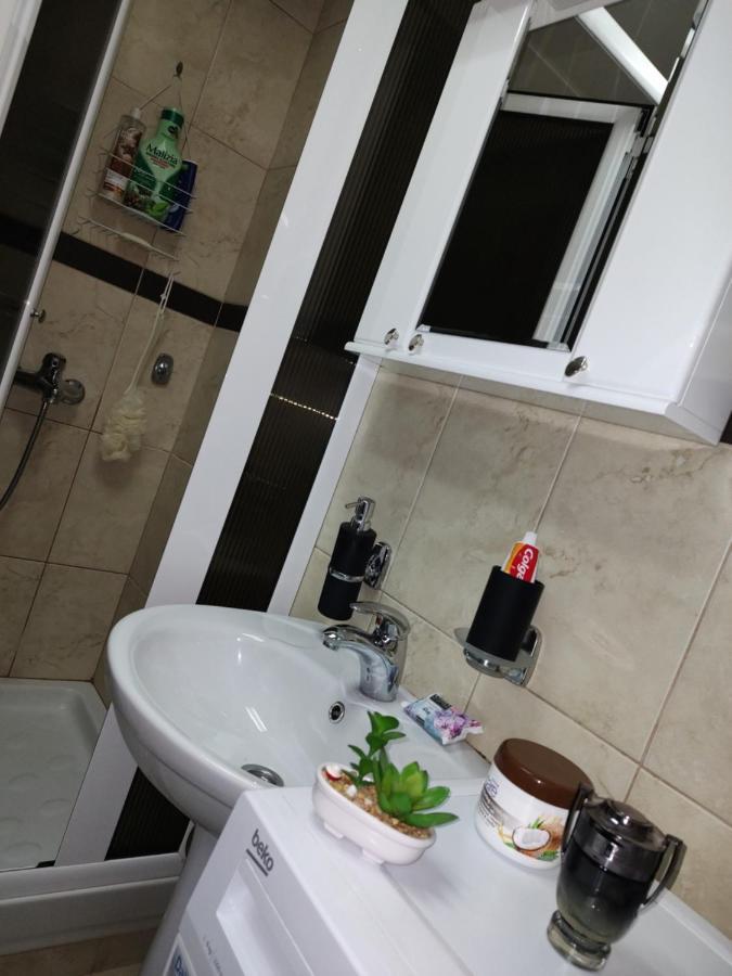 Apartman Mali Raj Vrnjačka Banja Exterior foto